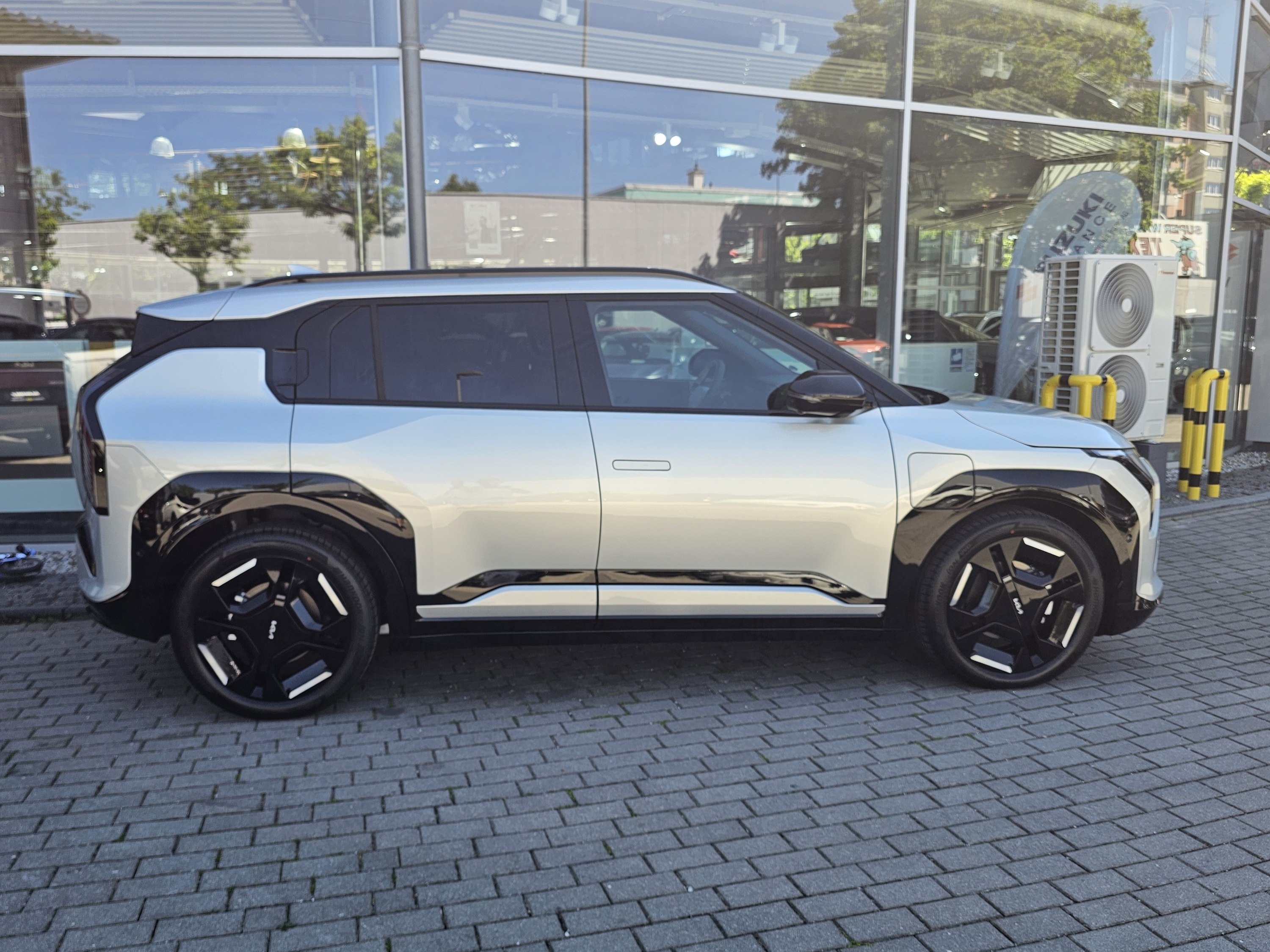 KIA EV3 GT-Line Ivory silver metallic