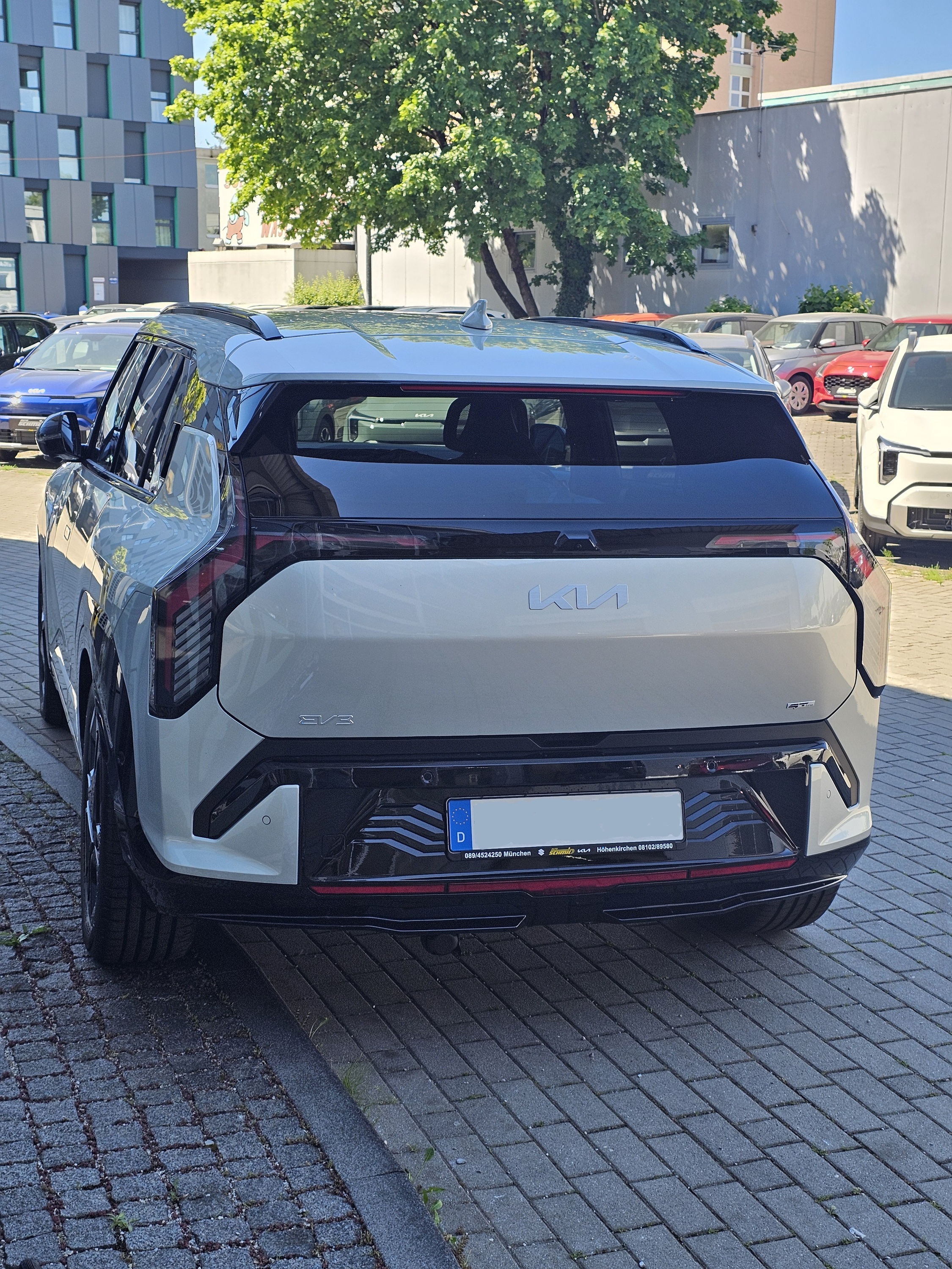 KIA EV3 GT-Line Ivory silver metallic